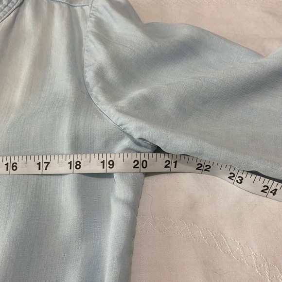Cloth & Stone‎ - Anthropologie - Chambray V-neck Women's Shirt Blue Size Medium - Picture 7 of 11
